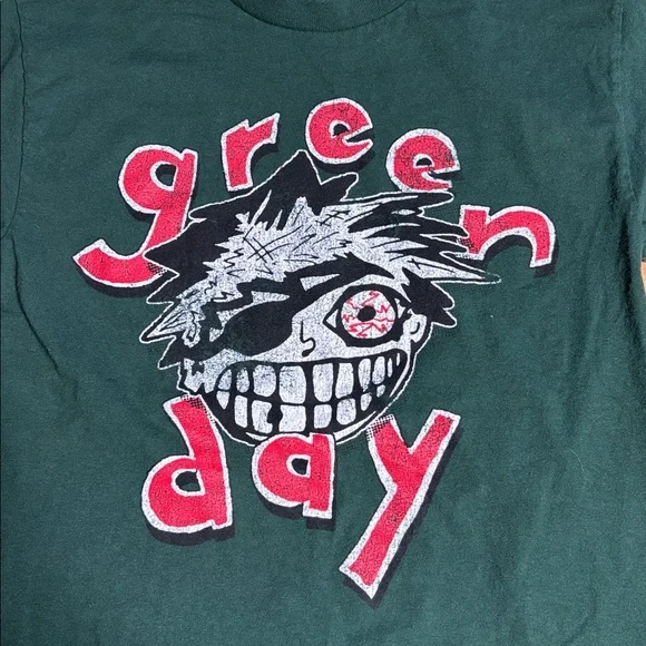 Green Day the Saviours Tour concert Tshirt - Picture 2 of 7